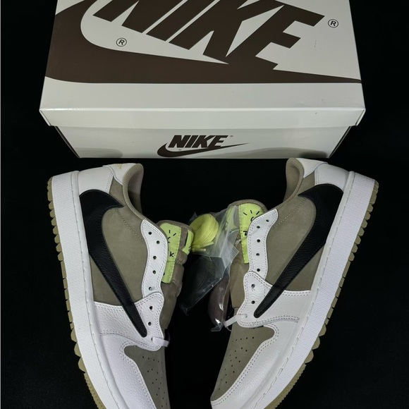 Travis Scott x Air Jordan 1 Low Golf “Neutral Olive”Size EUR 46